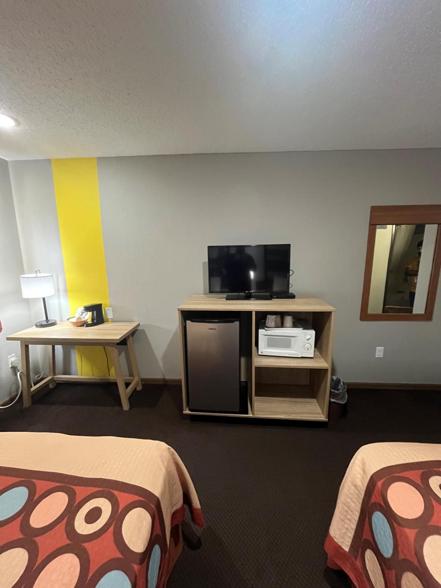 Super 8 By Wyndham Blair Hotel Buitenkant foto