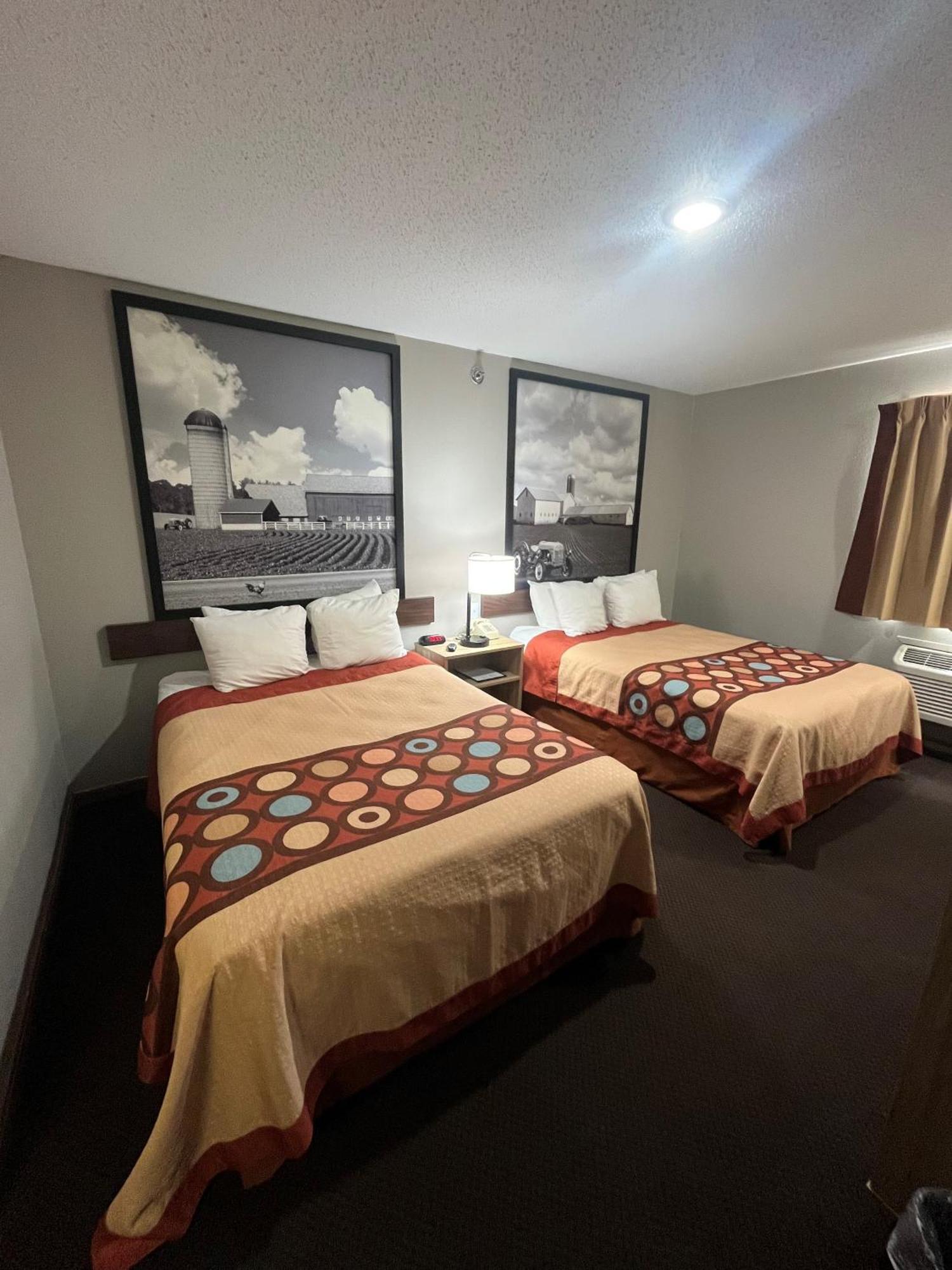 Super 8 By Wyndham Blair Hotel Buitenkant foto
